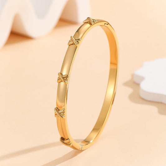 Shophably® Harmony Filigree Gold Bangle